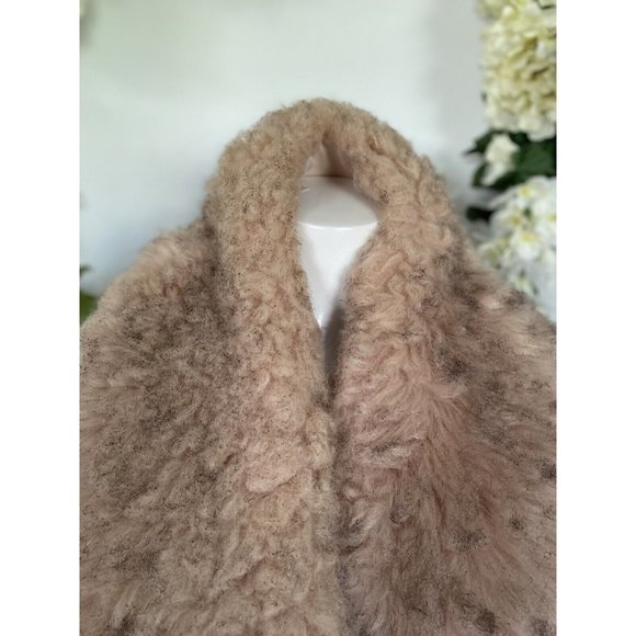Vintage Faux Fur Shaggy Shrug Wrap Cape Stole Pink and Gray Stay Put 46" X 7"‎ - Picture 11 of 16